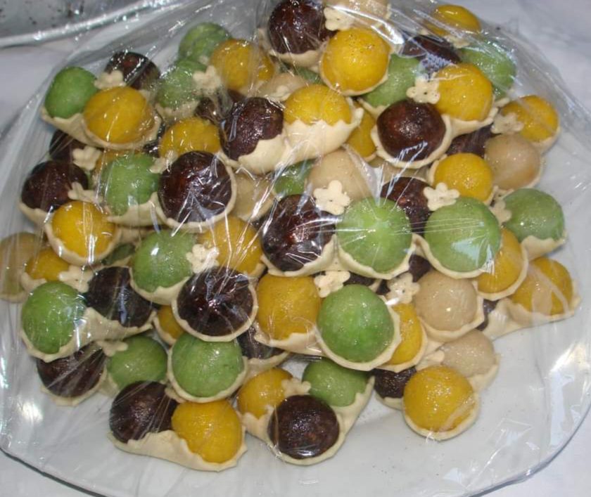 Dulce de almendra con sabor de café, limón y pistacho