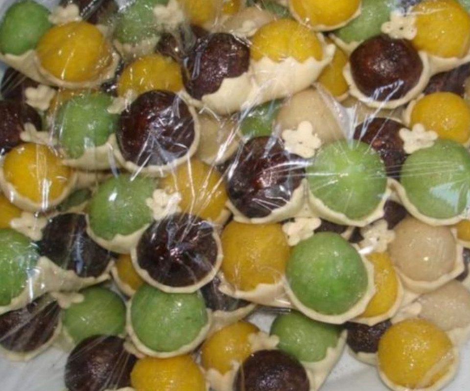 Dulce de almendra con bolitas