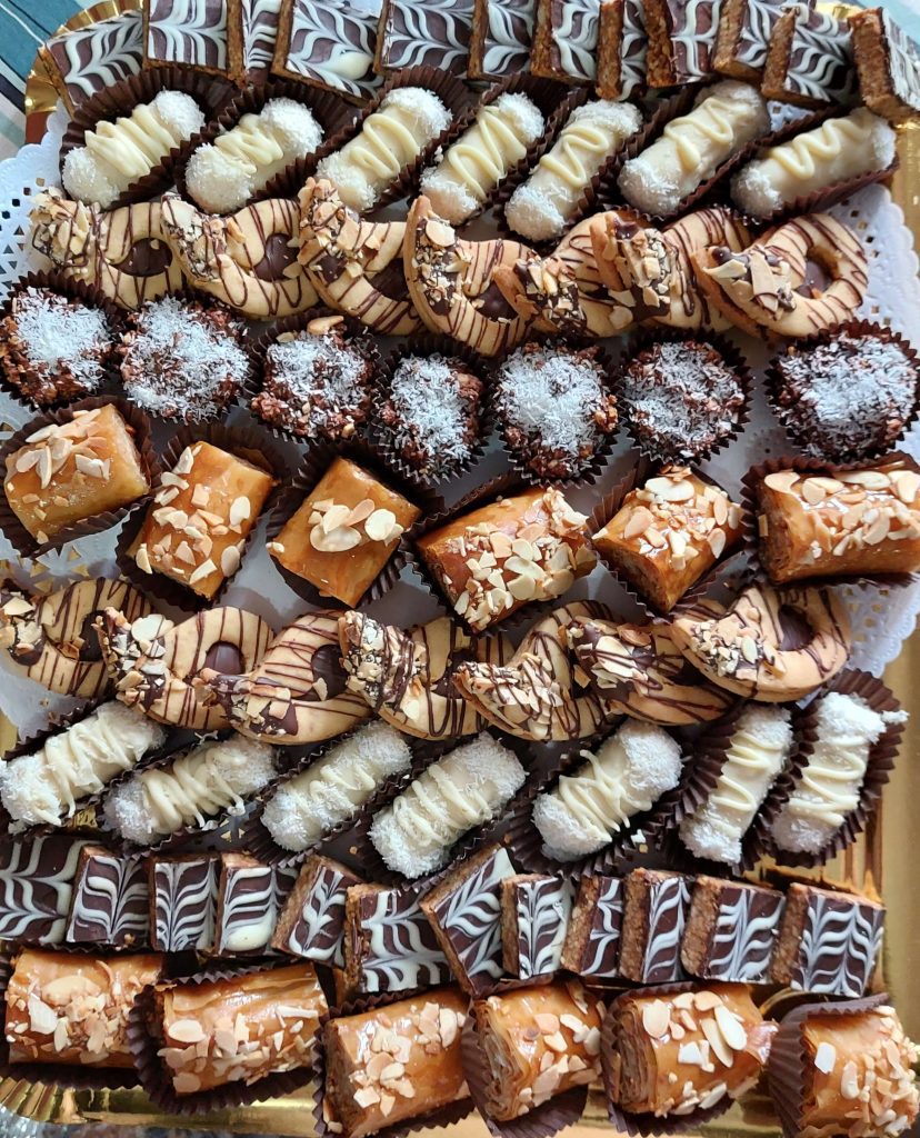 bandeja de dulces variados